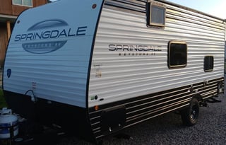 2025 20' Bunkhouse with Front RV Queen Bed, Cute!