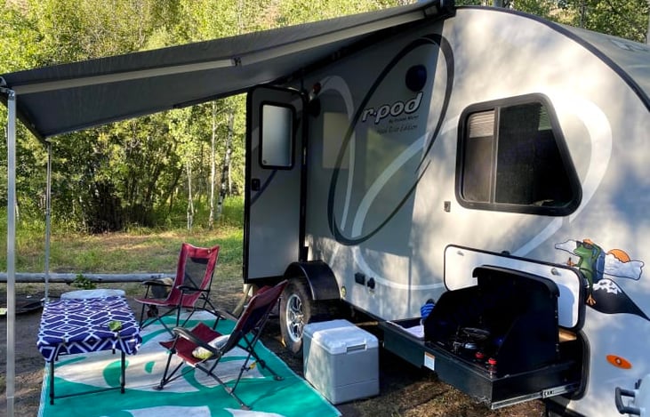 Equipped with 2 burner outdoor stove