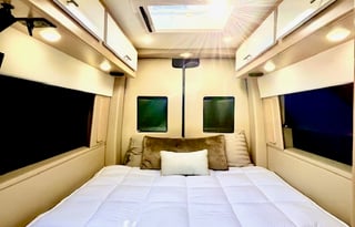 Mercedes Luxury = Ultimate Glamping! All Inclusive