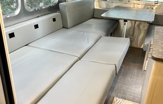 2021 Airstream Flying Cloud 23' RB Bunk
