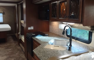 "Vrbo on the Go" with Outdoor Kitchen & TV