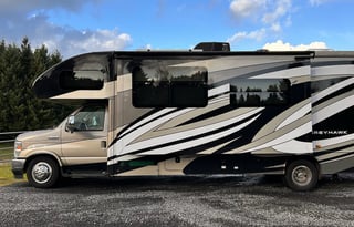 2022 Greyhawk Prestige 30Z – Sleeps 6 Comfortably