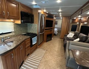 Fleetwood RV Bounder 33C