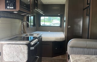 2020 Thor Motor Coach Freedom Elite 23H