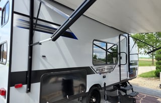 Platinum FSX - Lightweight Family Camper - "ROXY"