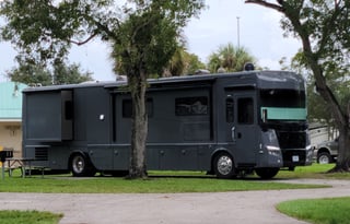 Fully Loaded Winnebago Tour bus 40'
