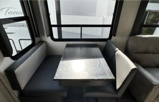 BRAND new 2024 5th wheel King bed,loft ,sleeps 9