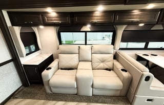 2024 Fleetwood Bounder 35K