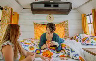 Couple & Bestie Adventure Bus - Cozy and Spacious