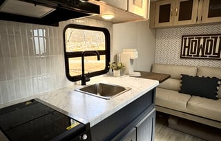 *NEW* Easy Family Camping – 2024 Avenger 25BH