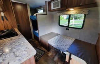 2016 Viking Ultra-Lite 17BH