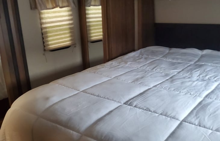 COMES WITH FRESH SHEETS AND PILLOWS