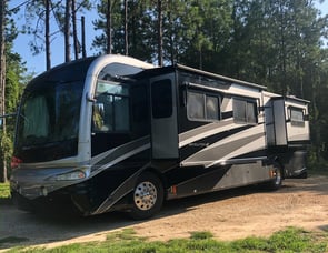 Fleetwood RV Revolution LE 40E