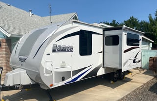 2018 Lance 27' Adventure Trailer Sleeps 4