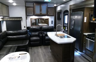 2019 Highland Ridge 427BHS Bunkhouse 5th Wheel