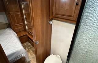 2013 Coachmen RV Leprechaun 317SA Ford 450
