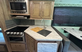 2021ENTEGRA ODYSSEY 31F*SLEEPS 10*UNLIMITED MILES*