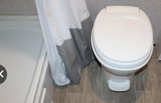 Coleman Lantern LT 17B Travel Trailer