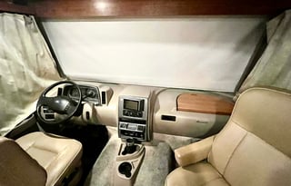 Get Out of Town 2018 Winnebago Sunstar 31BE