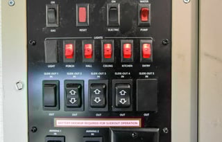 2022 Glamping Keystone Avalanche 5th wheel