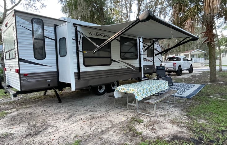 Enjoy plenty of shade while playing cards outside!