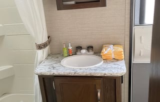 Fully Furnished, loaded RV-Bunkhouse!