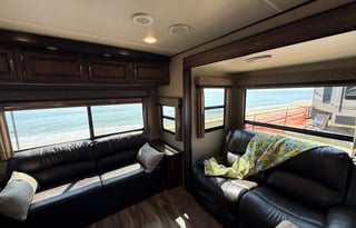 LARGE FAMILY CAMPER WITH PRIVATE QUEEN BEDROOM