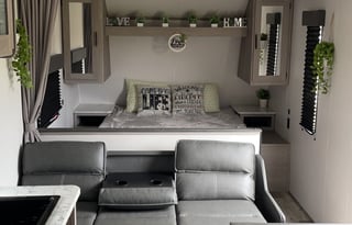 2022 Dutchmen RV Coleman Lantern LT Series 274BH