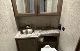 Thor Four Winds Motor Coach 28