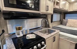 2022 Thor Motor Coach Freedom Elite 23H