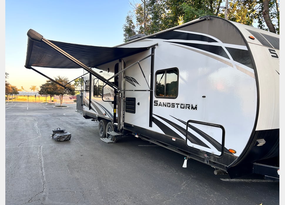 Toy Hauler rentals in Los Angeles