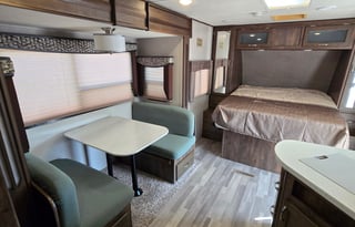 Family-Friendly Dutchmen Aerolite/ Delivery