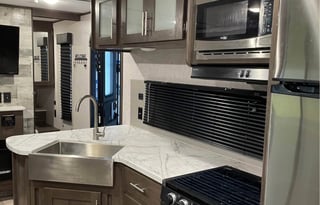 2021 Coleman Lantern 263BH - WiFi Included