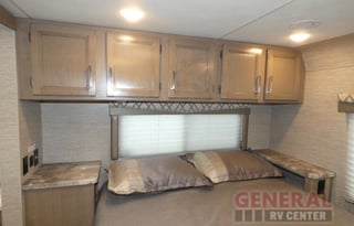2022 Thor Quantum SL31 with Bunk Beds