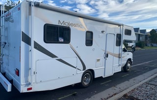2014 Thor Motor Coach Four Winds 23A Grizzly3