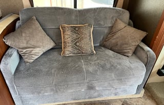 Holiday Rambler Admiral 32V