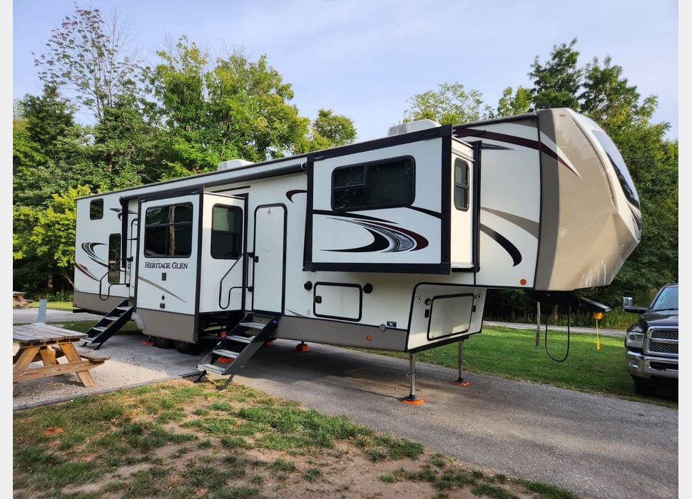 Fifth Wheel rentals in Indianapolis