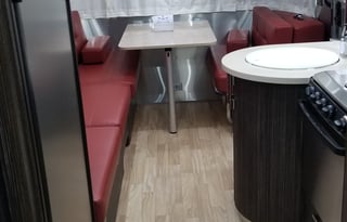 2019 Airstream International Signature