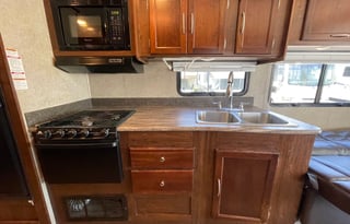 2017 Coachmen Pursuit 30 FW - NO SPECIAL DL NEEDED