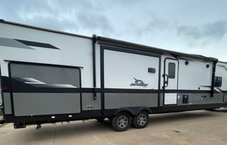 Large Bunkhouse w/King Bed & Outdoor Kitchen