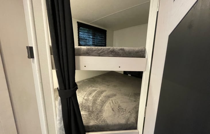 Double bunks beds
