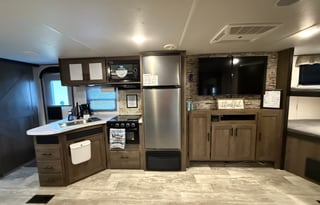 2022 Prime Time RV Avenger 27DBS