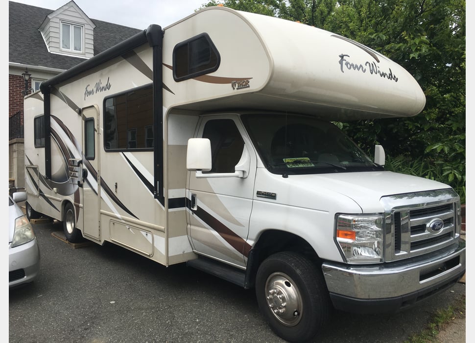 Class C Motor Home rentals in Medford Lakes