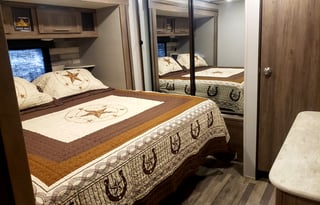 Pride of Texas Family Friendly Zinger RV