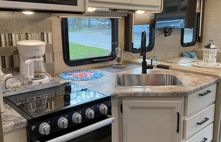 Spacious Kitchen area
