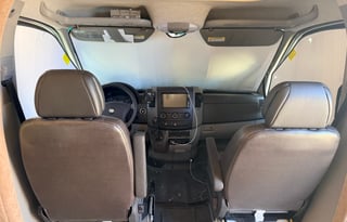 2007 Winnebago Navion 23H