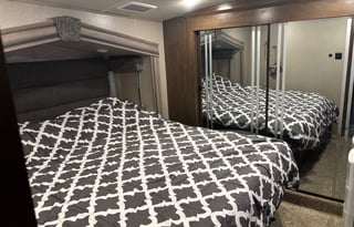 2018 Forest River Cedar Back 37MBH Fifth Wheel
