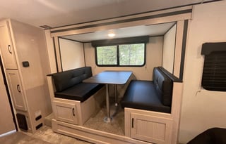 Family friendly 25' RV Trailer with everything you need for an amazing time