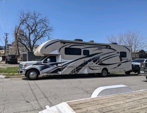 Thor Motor Coach Outlaw 37LS