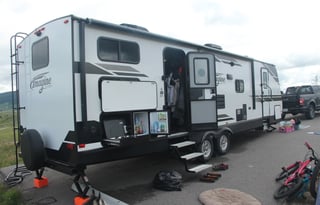 Luxury 35ft Trailer, delivery only, dogs ok